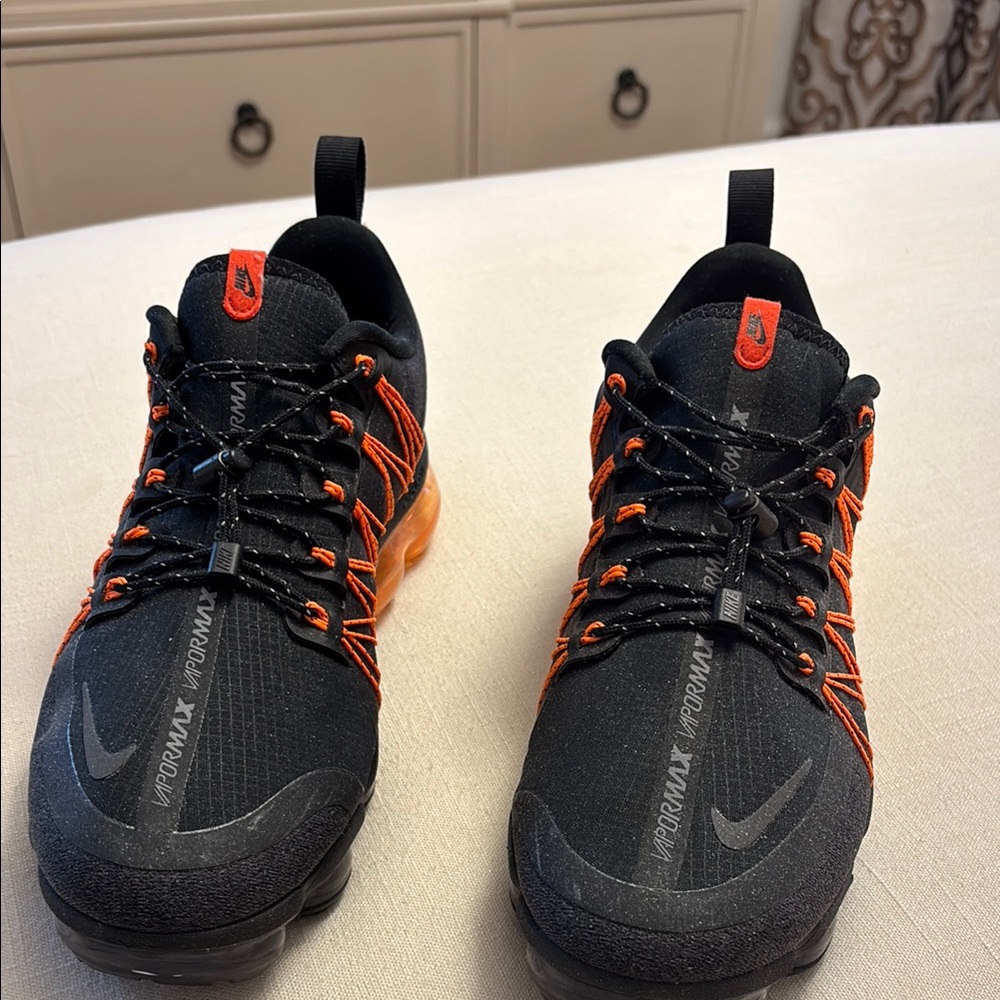 Nike Men's Black and Orange Running Shoes